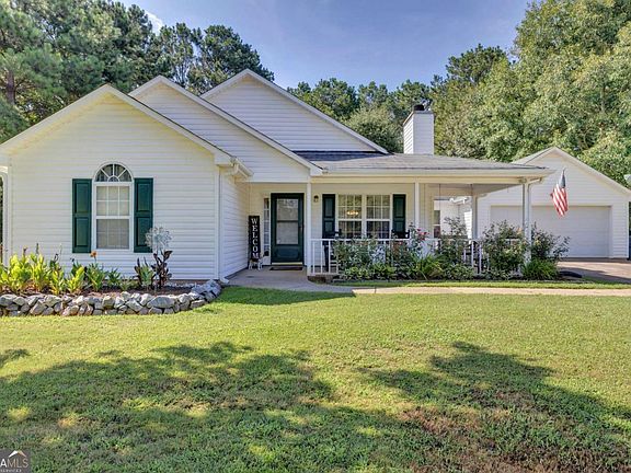3rd image of 35 Macadamia Ct
