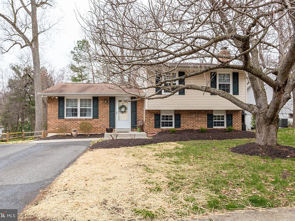 1st image of 916 Marine Dr