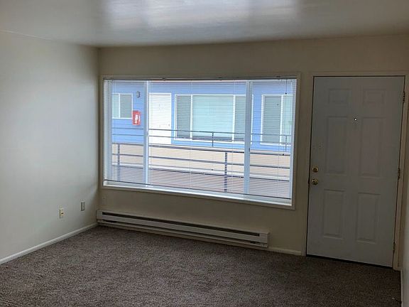 3rd image of 9037-9041 16th Ave SW #9041-1