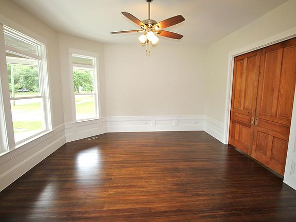 5th image of 97 Live Oak Ave E