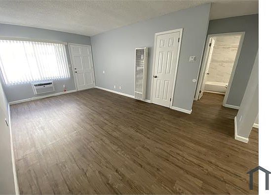 1st image of 837 W 165th Pl