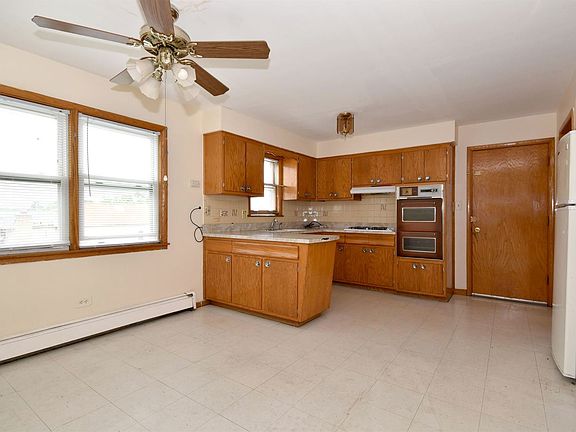 4th image of 2141 N Melvina Ave
