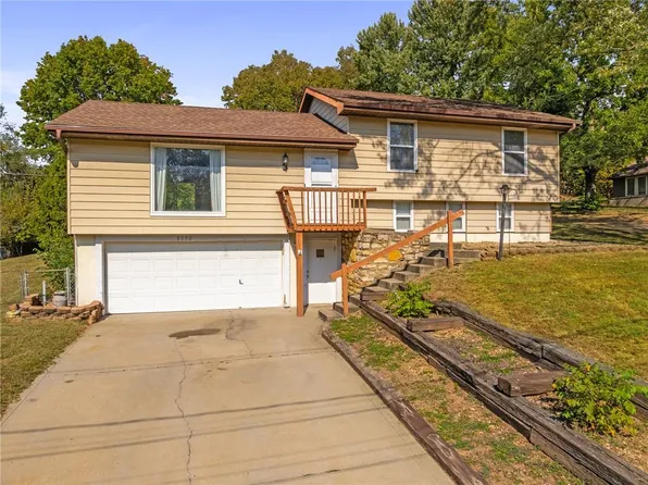 8136 Berger Ave, Kansas City, KS 66111