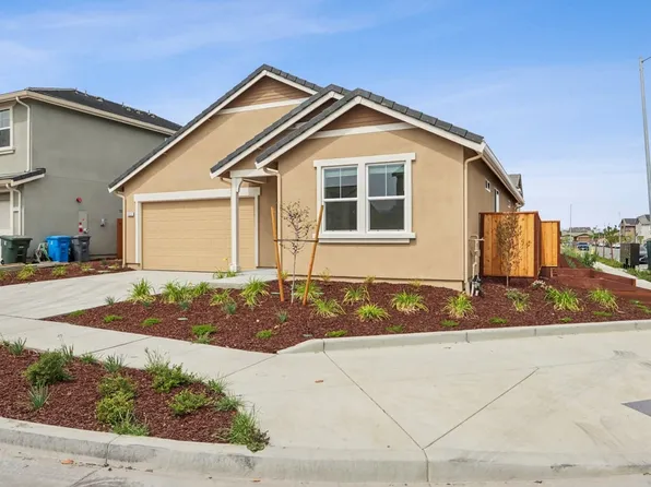 1920 Peony St, Hollister, CA 95023