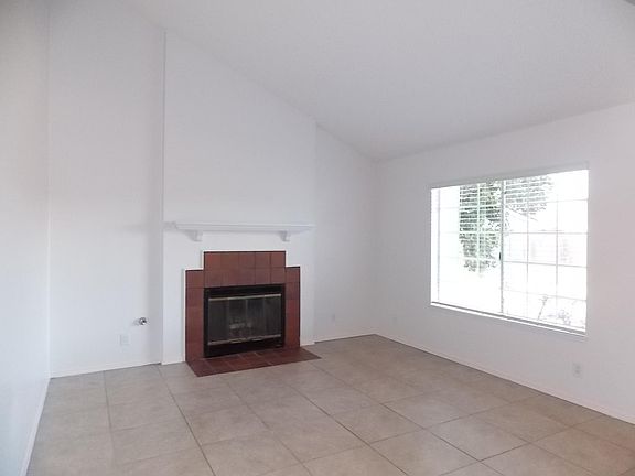 3rd image of 10410 Plaza Paseo Dr