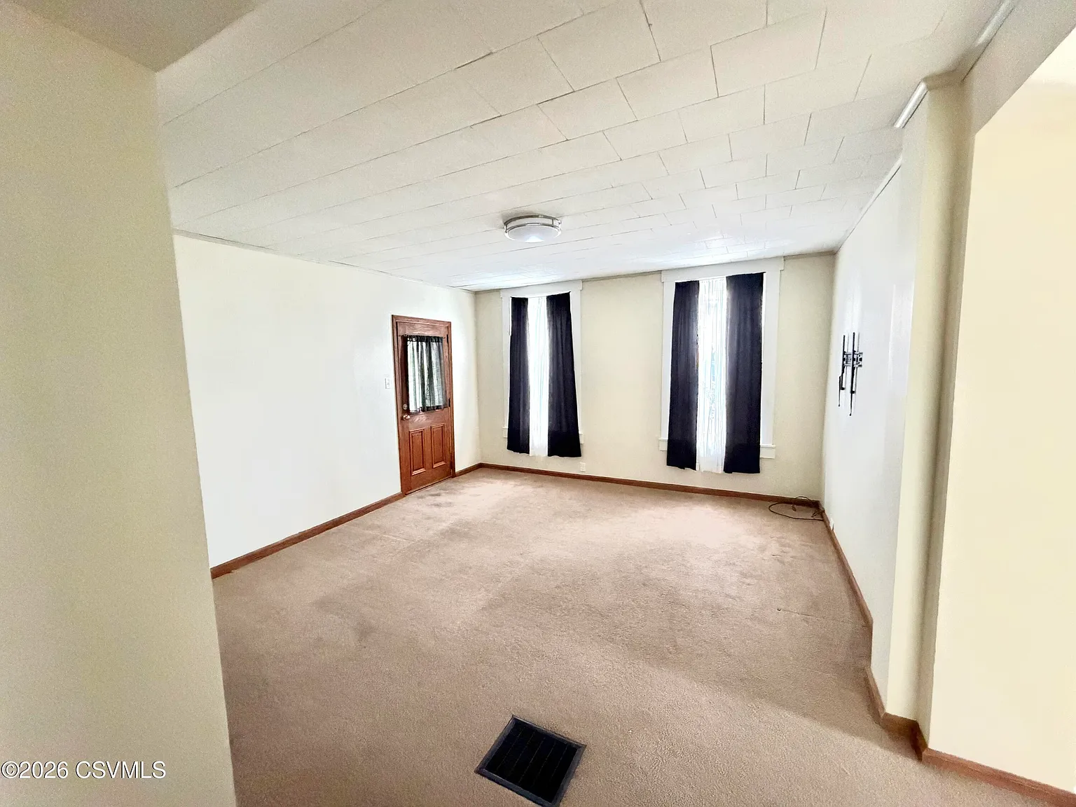 2 bed, 900 sqft, $1,050 — Photo 3