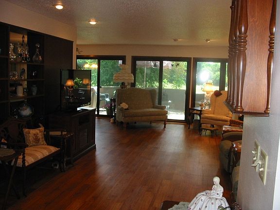 2nd image of 2040 Pinehurst Dr