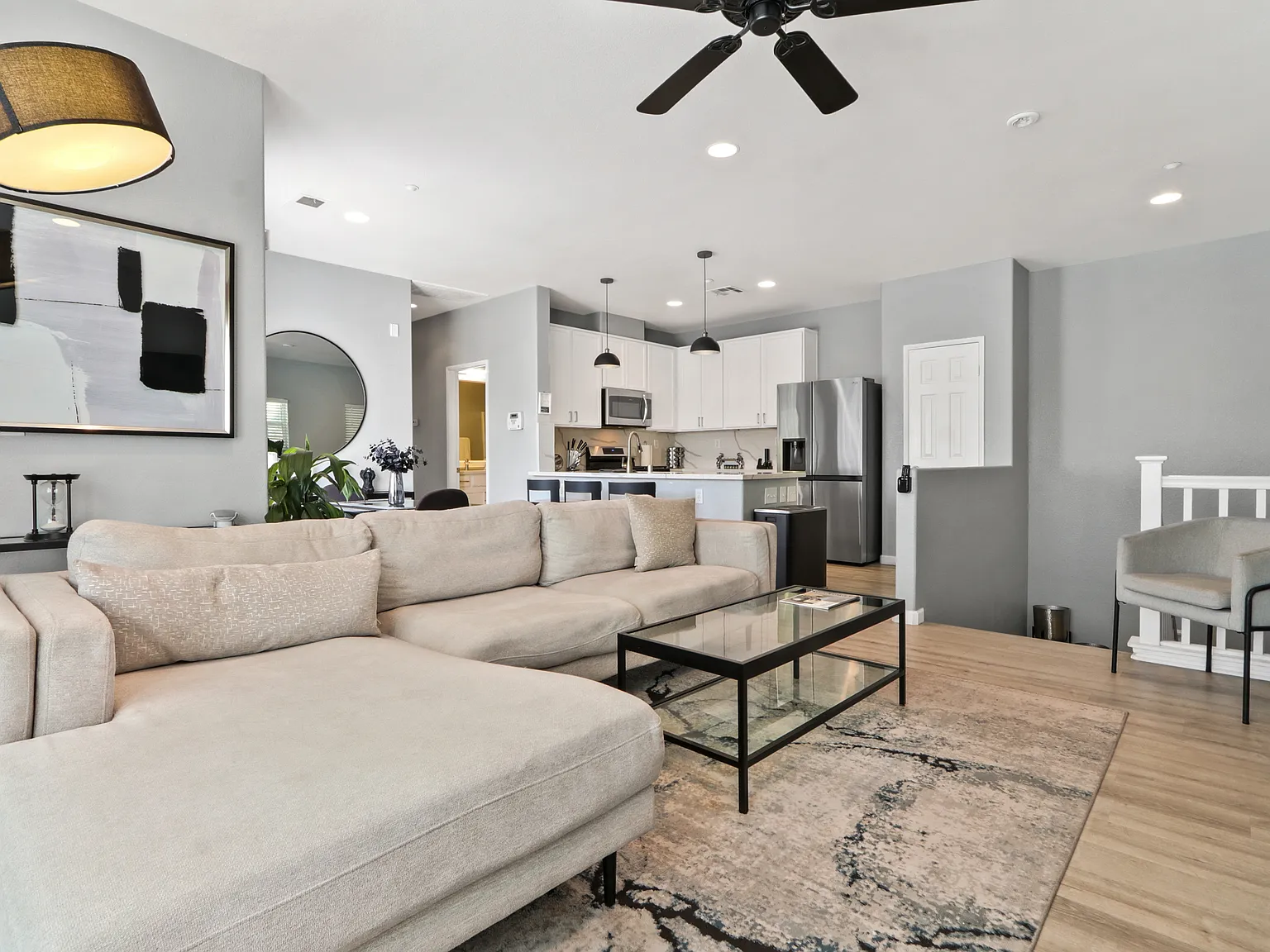 2 bed, 1092 sqft, $2,850 — Photo 2