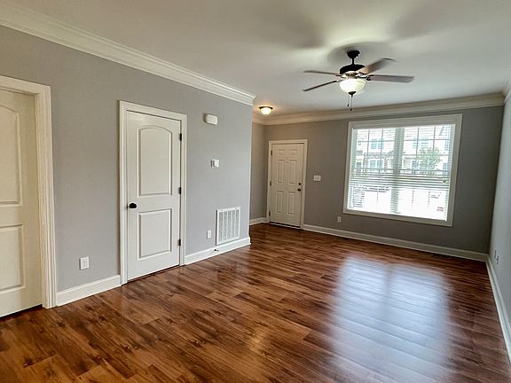 4th image of 162 Rowse Dr #1