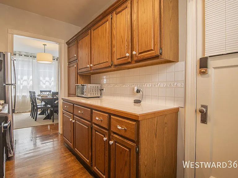 574 Sheridan Sq #2 — Photo 11