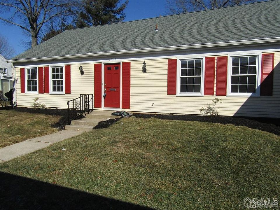 1st image of 375 New Bedford Ln #A