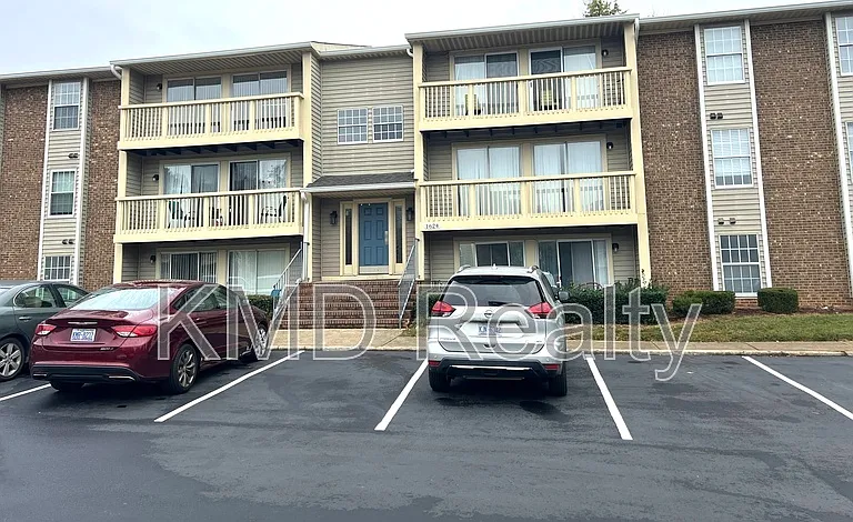 1624 Arlyn Cir #H — Photo 1