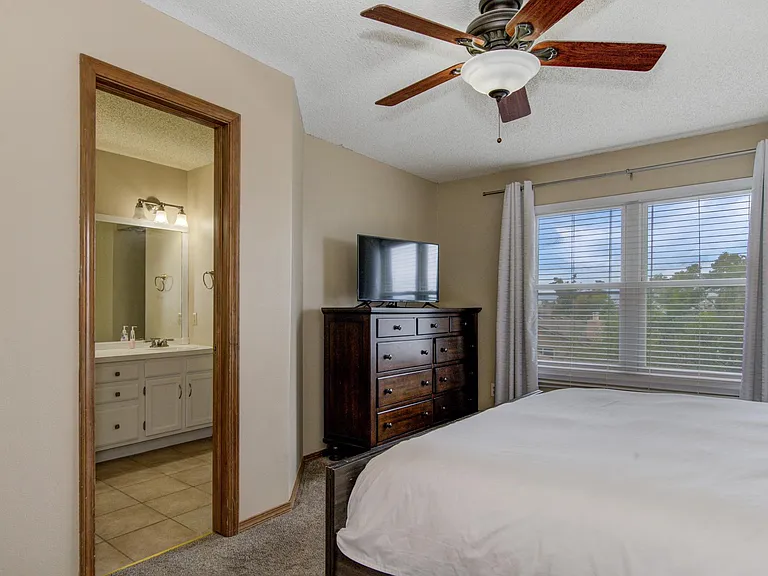 6526 Sproul Ln — Photo 16