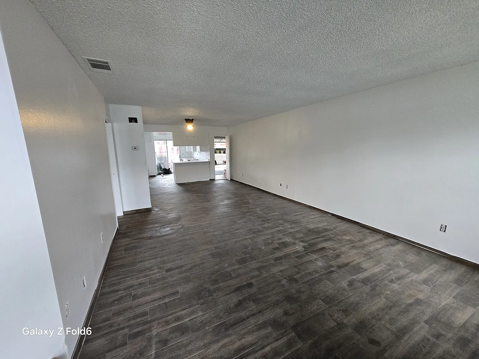 577 Montecito Ave — Photo 2