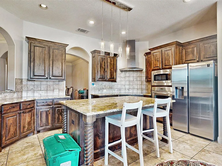 1641 Hidden Bluff Ct — Photo 12