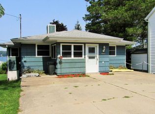 6042 W Barnhart Rd, Ludington, MI 49431