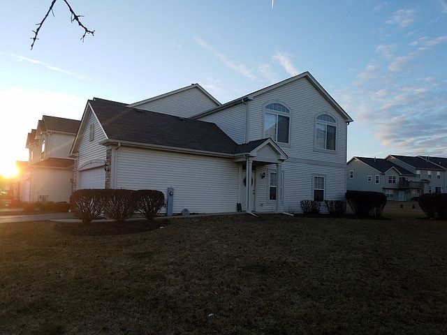 1st image of 1624 Fieldstone Dr N