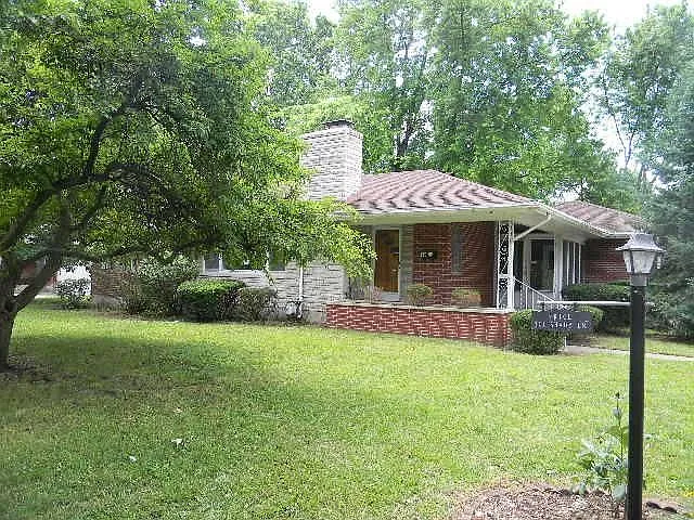 701 Shady Ln photo 1