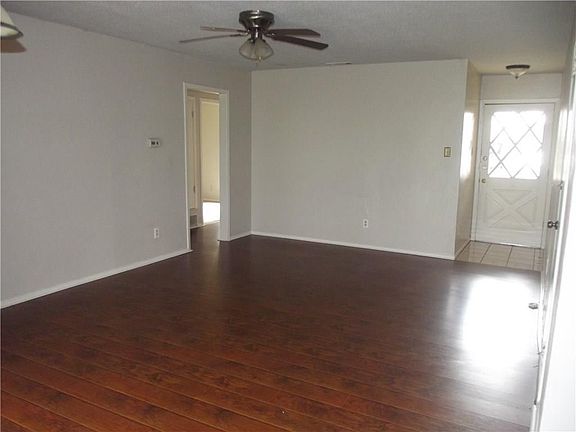 4th image of 204 Norwich Ln