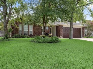 1208 Mullins Ct, College Station, TX 77845