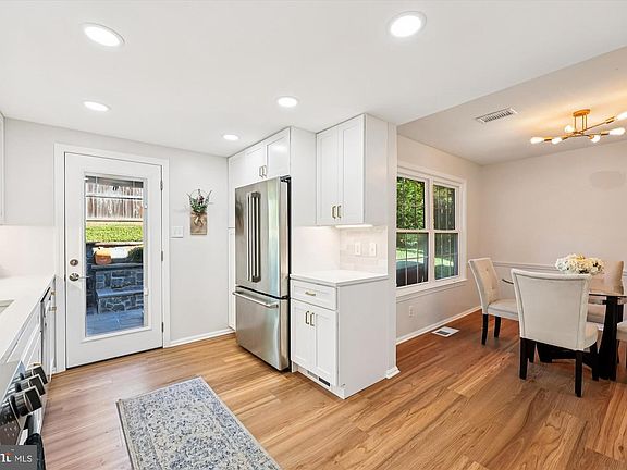 2nd image of 3923 Halsey St
