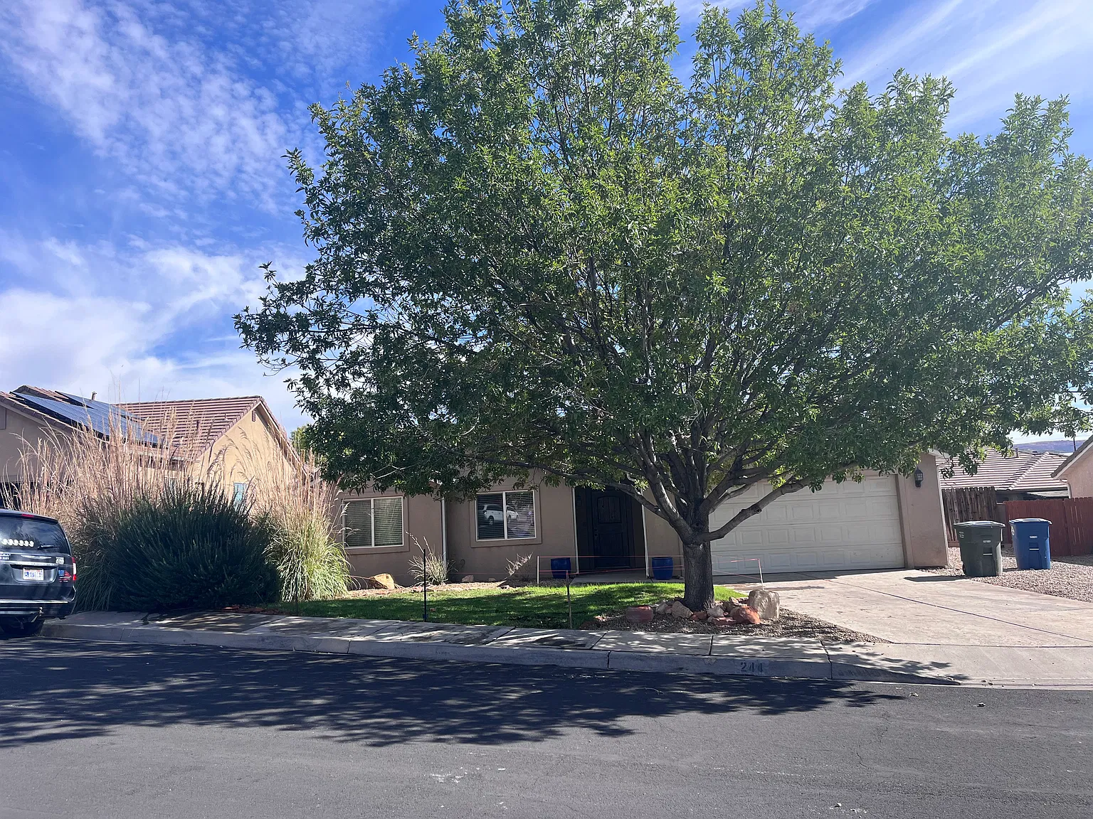 3 bed, 1384 sqft, $1,950 — Photo 2