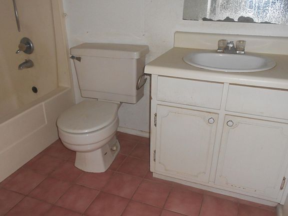 5th image of 5610 W Cambridge Ave