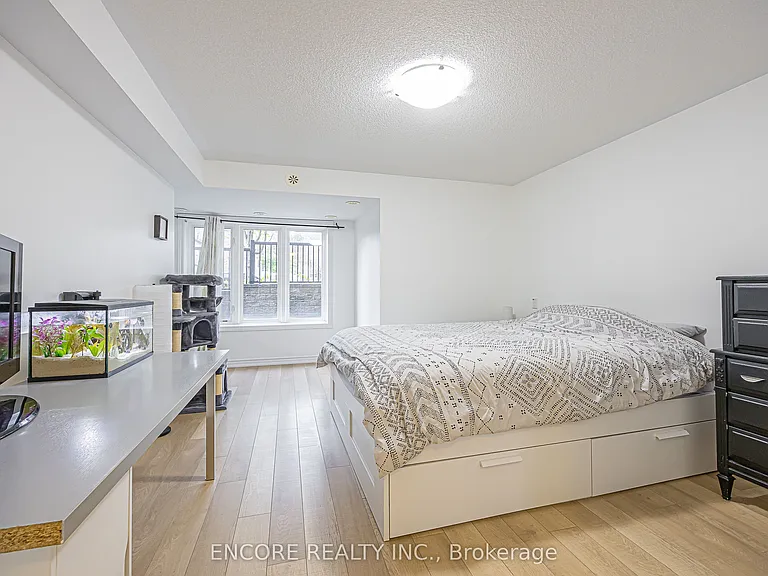 10 Carnation Ave #8 — Photo 8