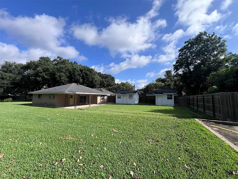 626 N Resident St — Photo 5