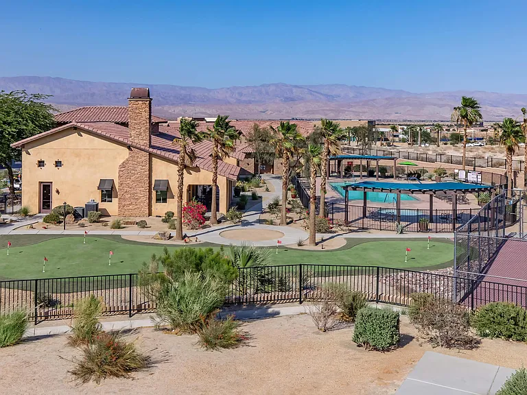 Vineyards at Palm Desert Apartment Homes — Photo 5