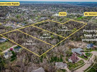 42nd St SE, Cedar Rapids, IA 52403