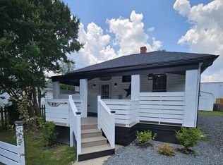 412 Douglas Ave, Colonial Beach, VA 22443