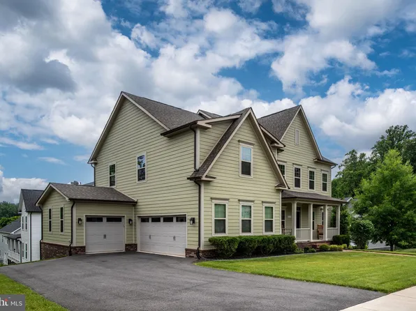 17175 Belle Isle Dr, Dumfries, VA 22026