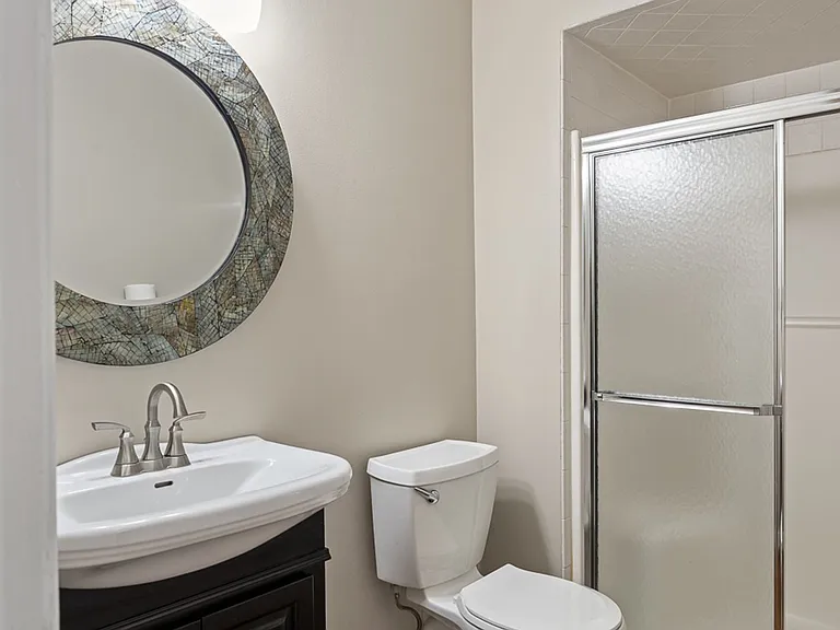 501 Asbury Ct — Photo 24
