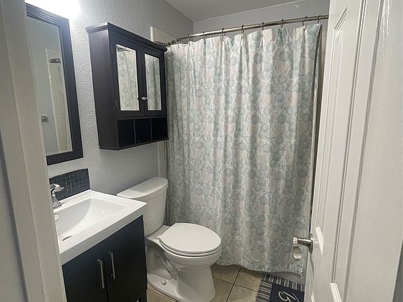 4th image of 7916 Country Ridge Ln
