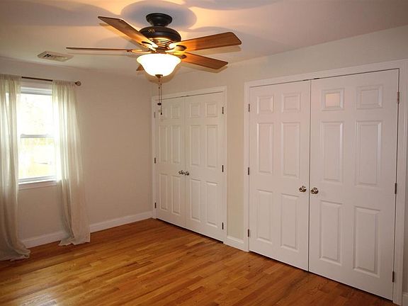 3rd image of 4 Ferland Dr