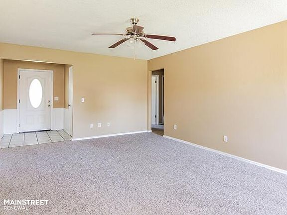 3rd image of 1005 S Avery Dr