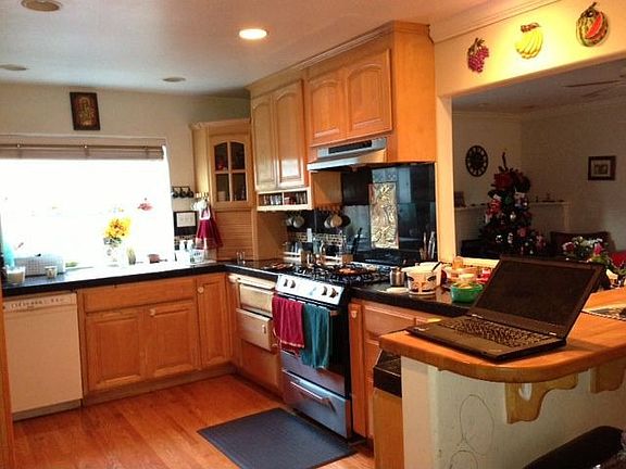 4th image of 701 Live Oak Way