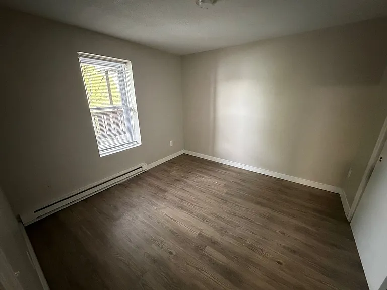 828 Chicopee St — Photo 15