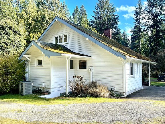 2nd image of 15814 Goodrich Dr NW