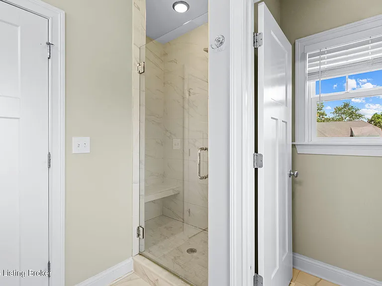 825 Artisan Pkwy — Photo 40