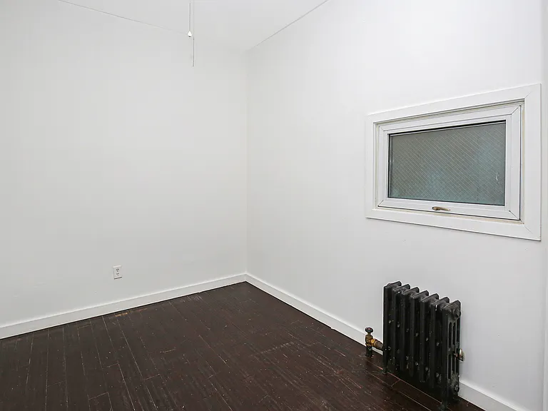 221 Howard Ave #1R — Photo 11