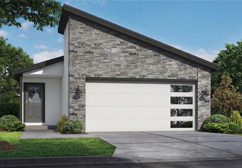 1st image of 716 Glenn Cir
