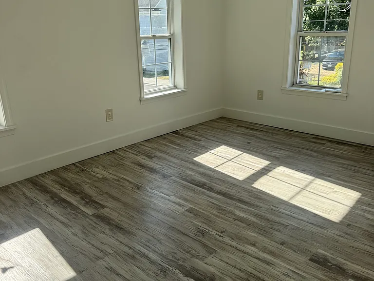 205 E East St — Photo 11