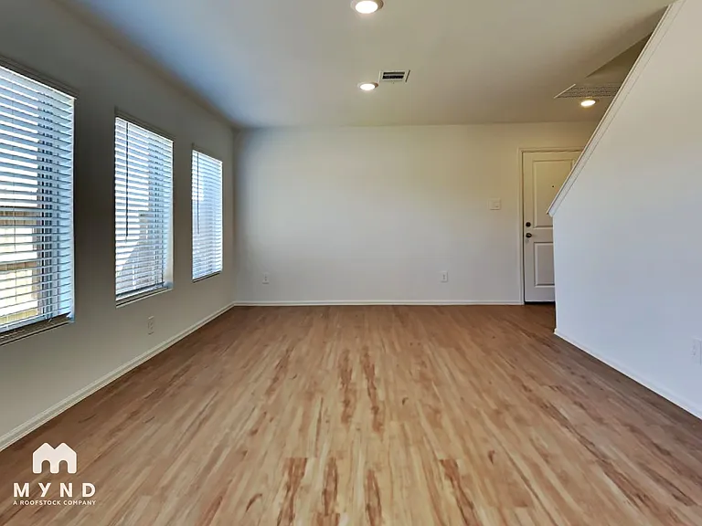 513 Brook Terrance Ln — Photo 13