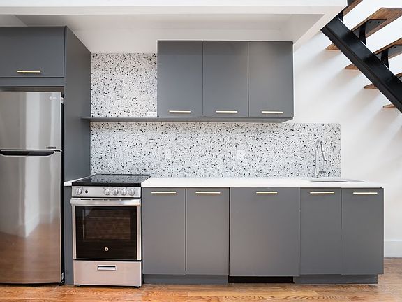 3rd image of 298 Chauncey St #101