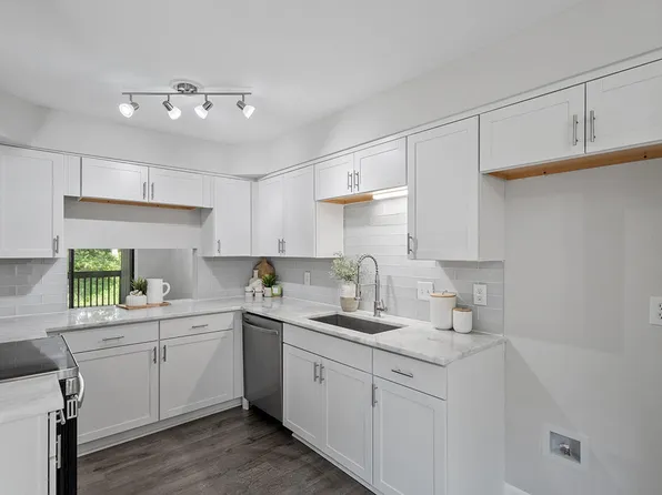 4100 Five Oaks Dr Unit 46, Durham, NC 27707