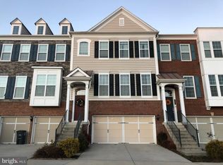 25448 Stallion Branch Ter, Chantilly, VA 20152