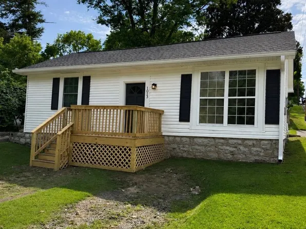 1013 Riverside Dr, Columbia, TN 38401