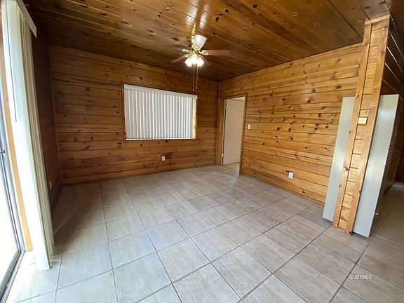 3rd image of 25630 Oakwood St #D
